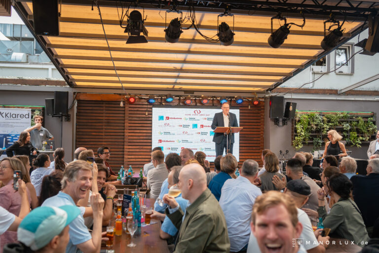 Startup_Summer_Night_2026_by_Team_ManorLux.de484
