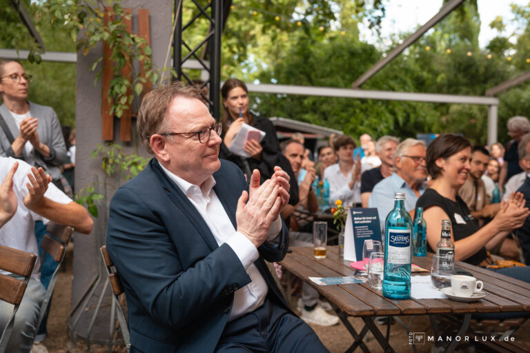 Startup_Summer_Night_2026_by_Team_ManorLux.de619